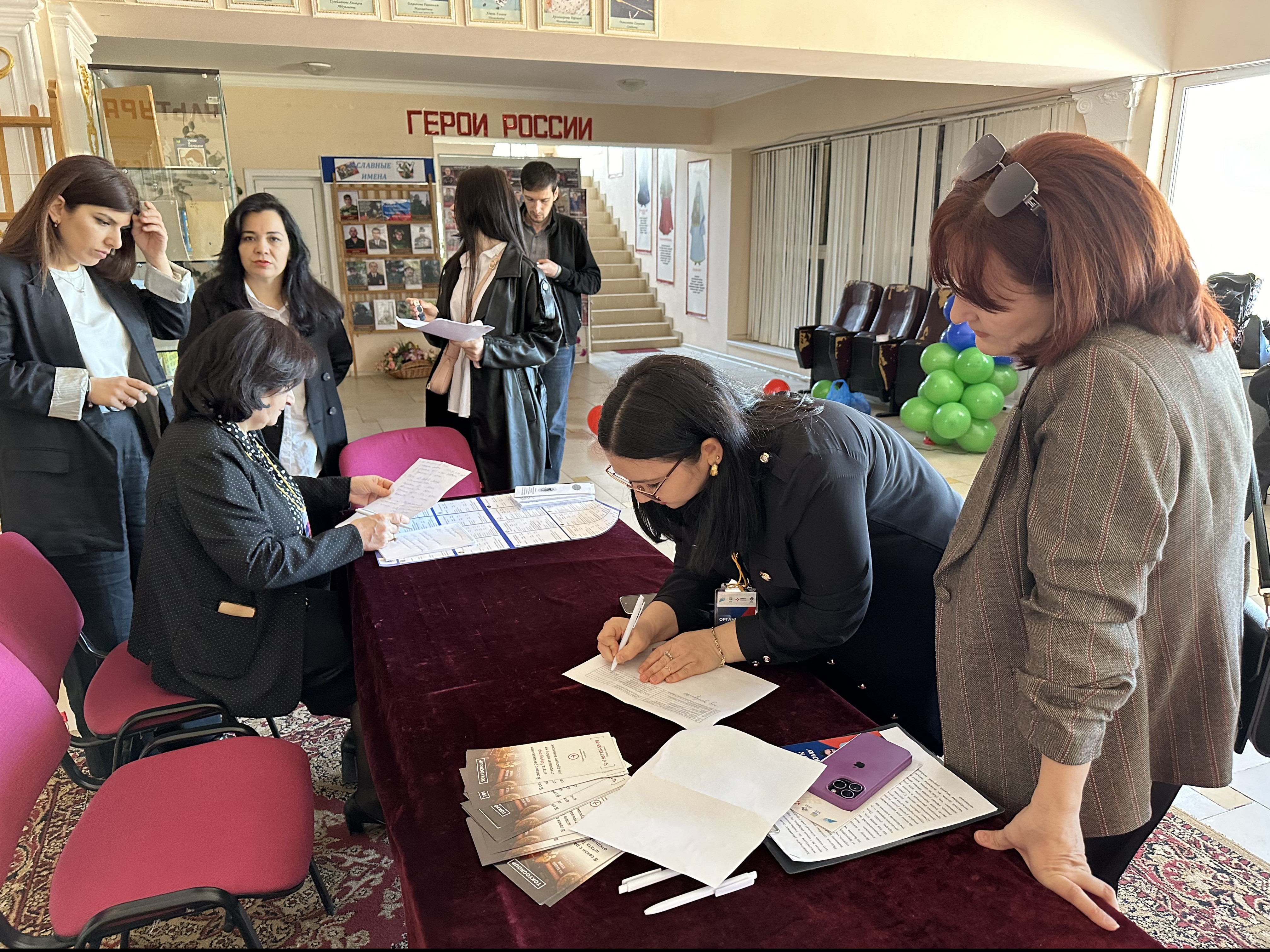 По итогам Всероссийской ярмарки трудоустройства безработные, зарегистрированные в Центре занятости г.Избербаша, нашли работу